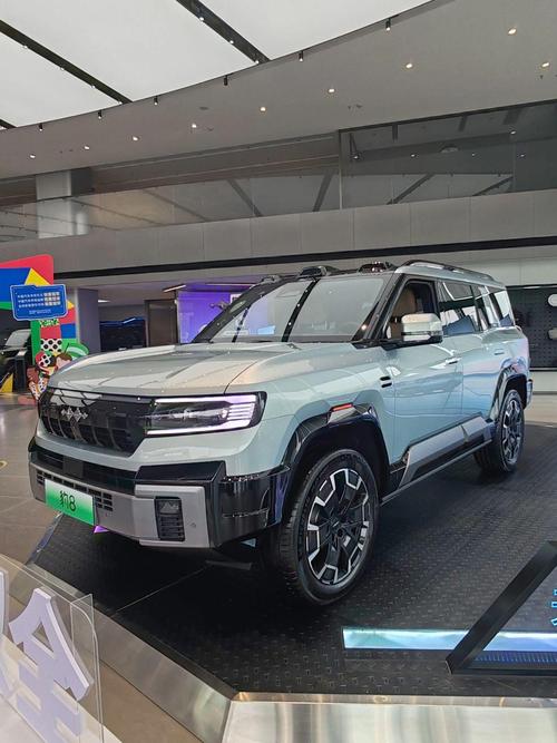 重庆240比亚迪方程豹硬派越野的爆款，英菲尼迪35周年与你共成长